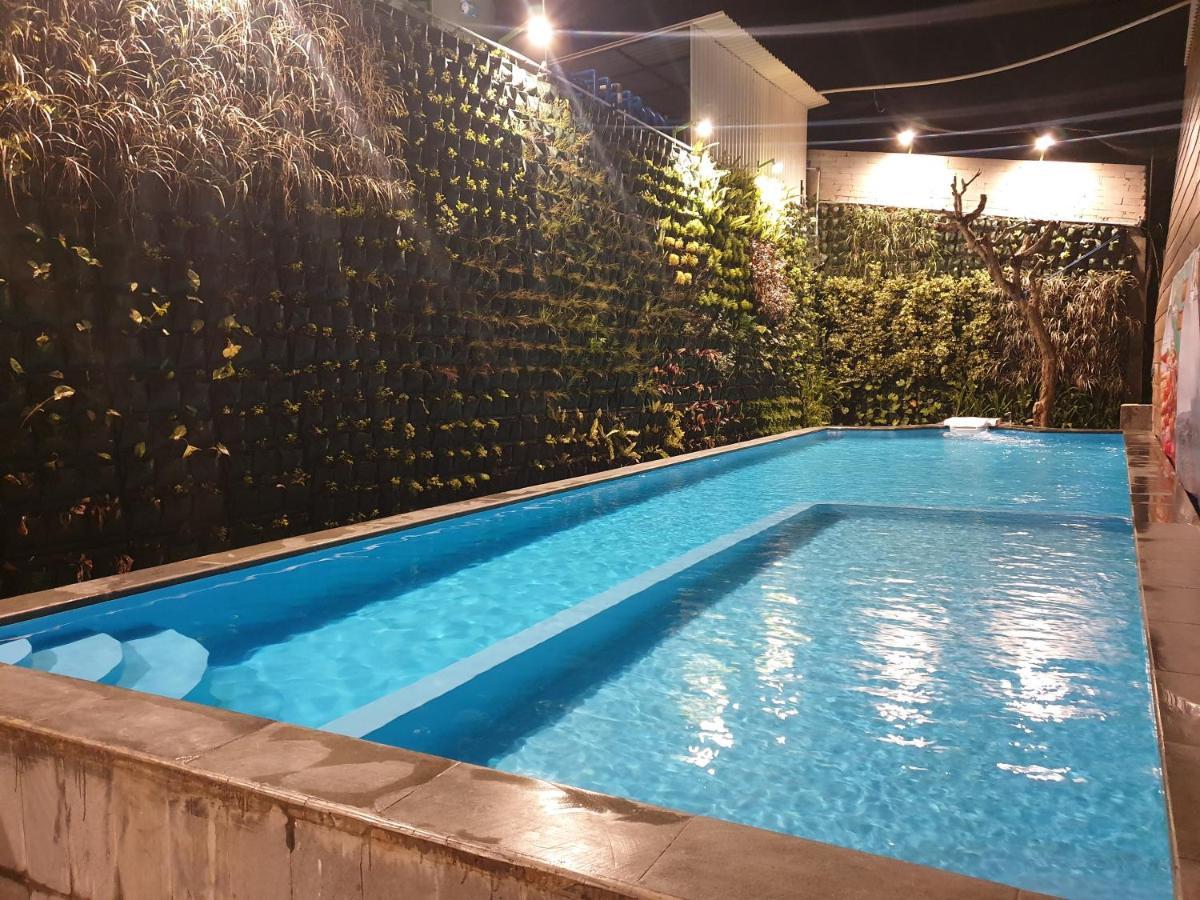Hotel Lereng Bromo Pasuruan Esterno foto
