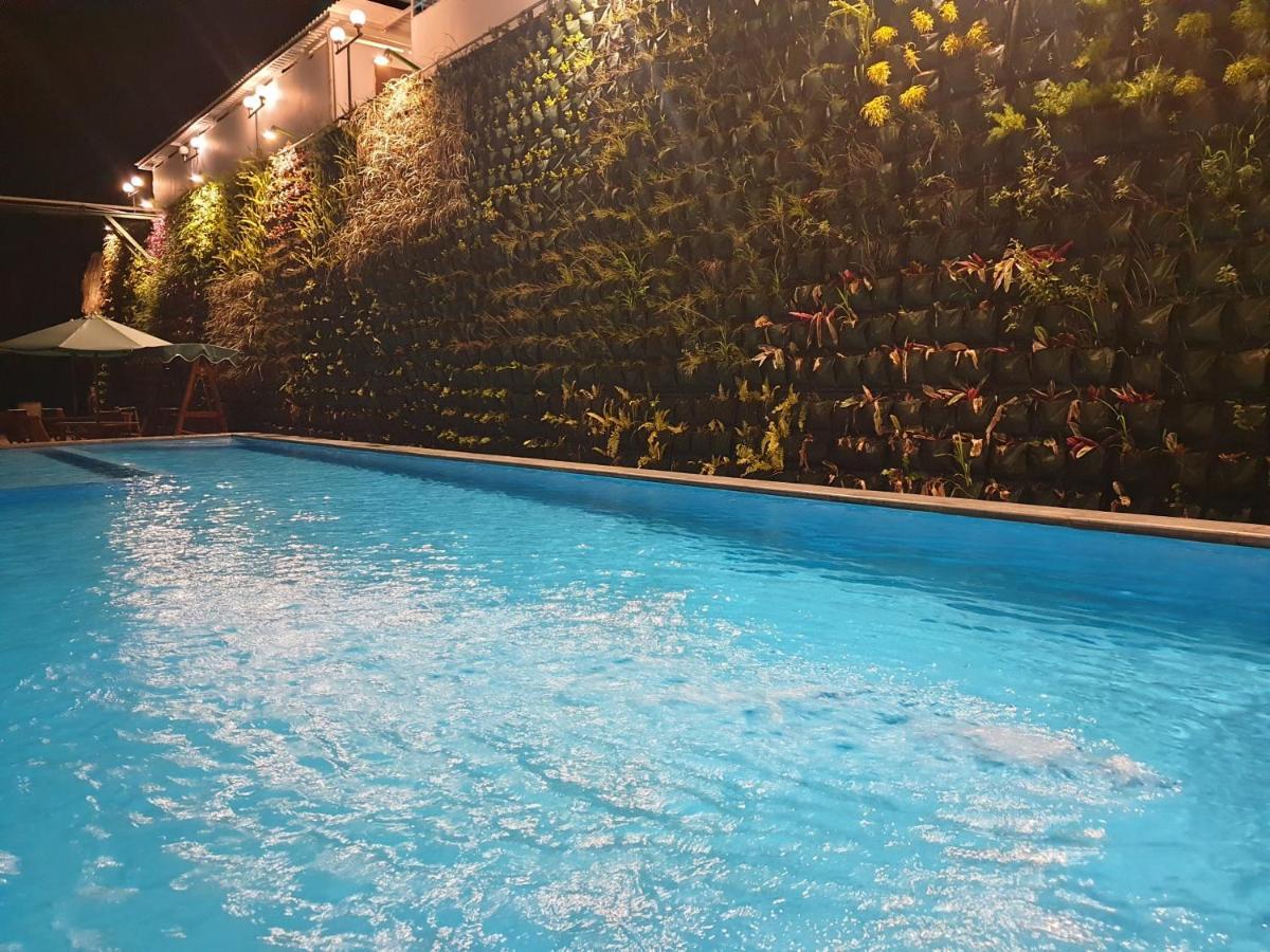 Hotel Lereng Bromo Pasuruan Esterno foto