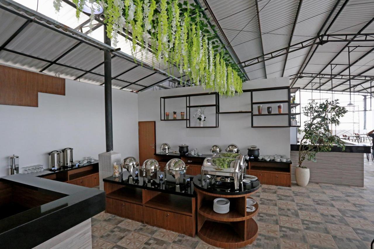 Hotel Lereng Bromo Pasuruan Esterno foto